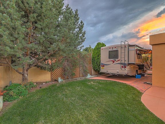 5th image of 4424 Sherre Dr NE