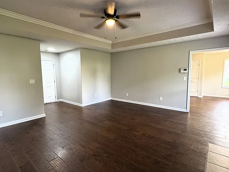 18304 Upland Trl — Photo 3