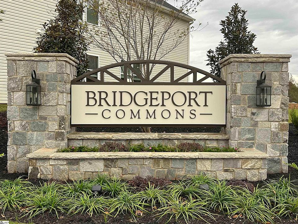 2nd image of 400 Poinsett Bridge Way