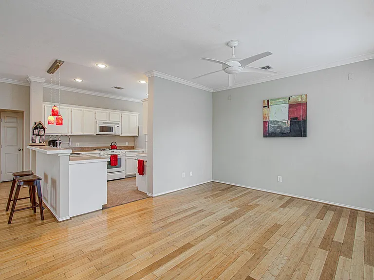 2920 Clay St — Photo 8