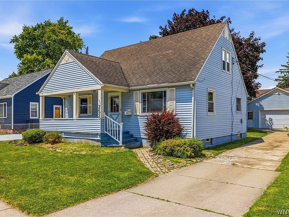 1st image of 252 Edward St