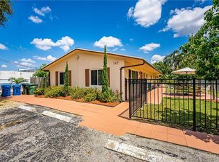 565 NE 35th St, Oakland Park, FL 33334