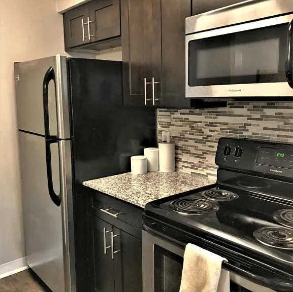Camelot East Apartments — Photo 3