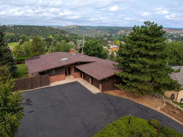 3209 Simpson Dr, Rapid City, SD 57702