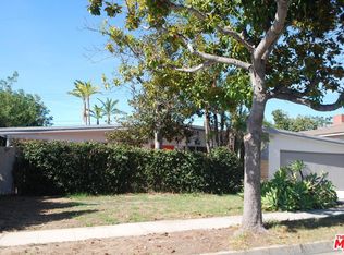 985 Crestview Dr, Pasadena, CA 91107