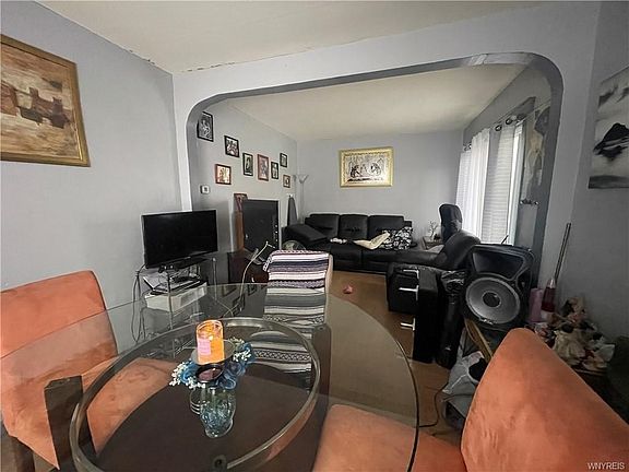 3rd image of 16 La Force Pl