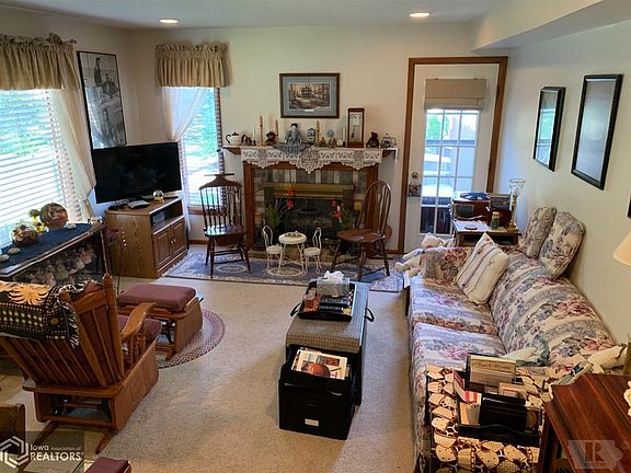 5th image of 701 North Ln
