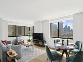 1 Columbus Pl