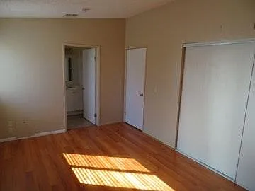 6610 Balboa Blvd #3 — Photo 6