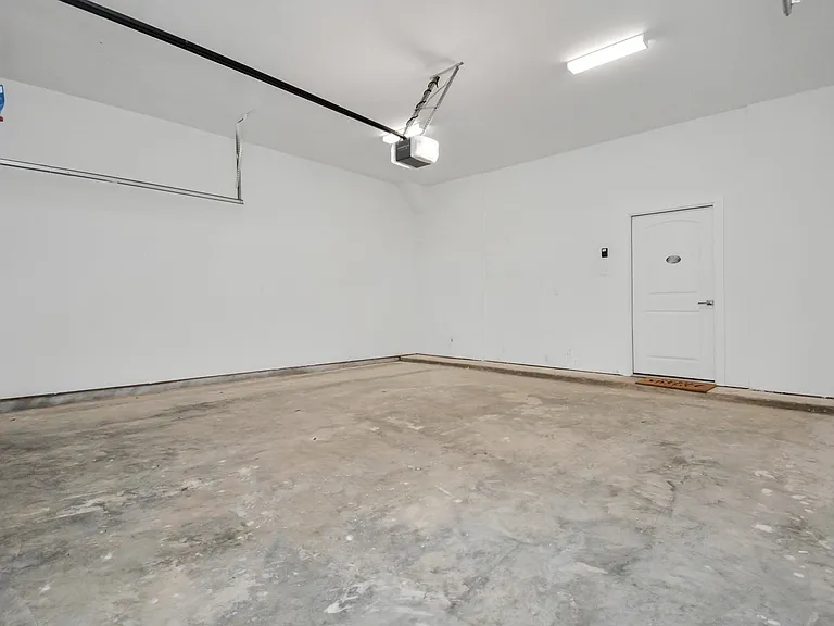 4605 Stassen St — Photo 7