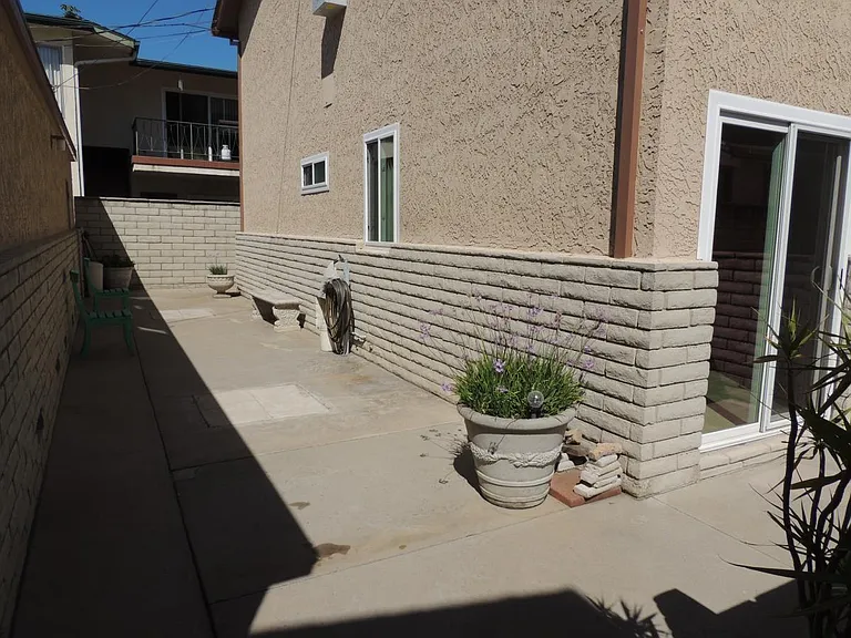 321 Gladys Ave #2 — Photo 32