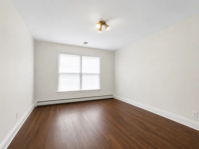 122 Helen Ct — Photo 32