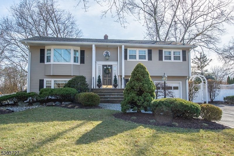 7 Colfax Dr, Pequannock, NJ 07440 Zillow