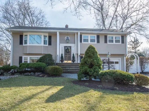 7 Colfax Dr, Pequannock Twp., NJ 07440