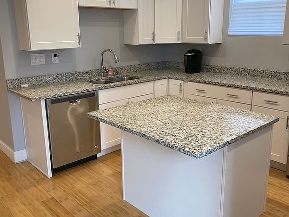 4th image of 5446 W Race Ave