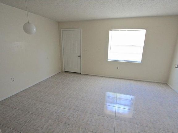4th image of 11 Lake Villa Way