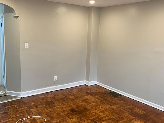 5th image of 1420 Greeby St #1