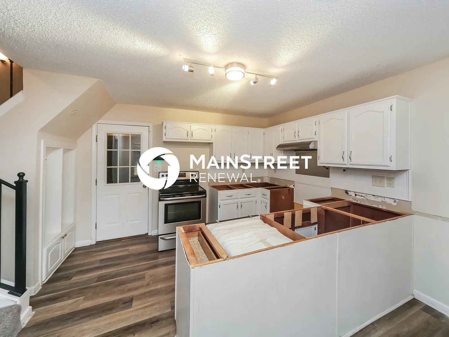 5691 Eagleston Dr — Photo 3