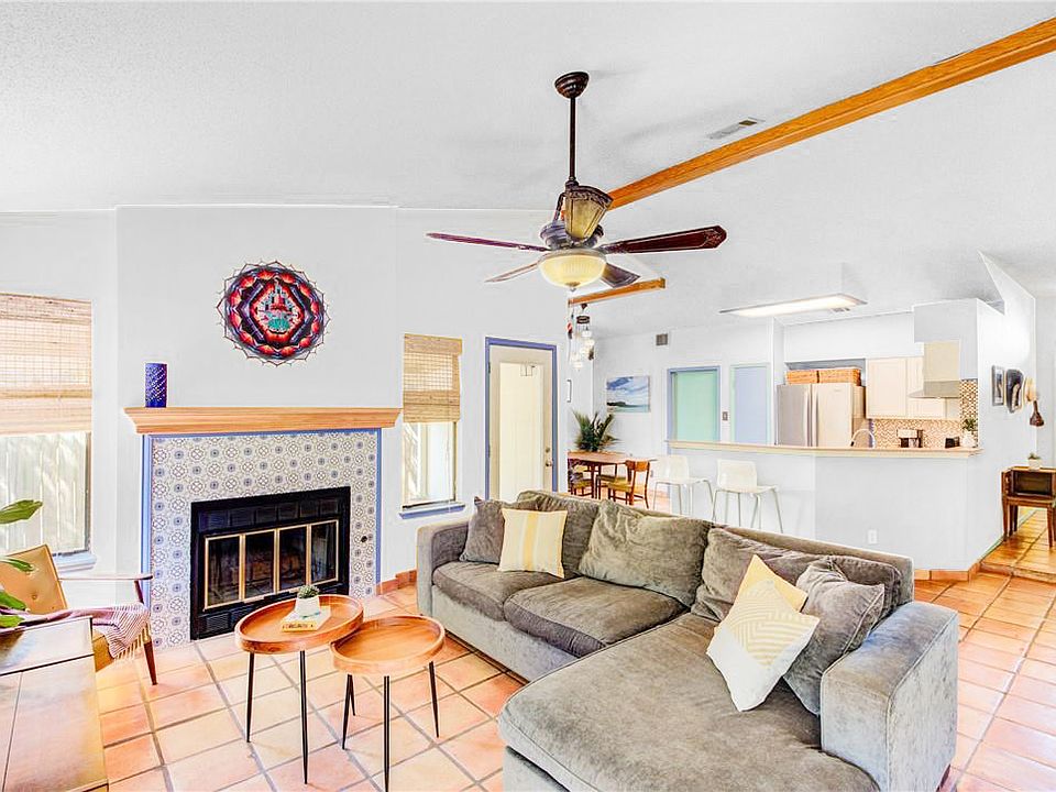 Your living, dining and living rooms areas. Open concept!