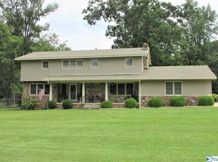 305 Whorton Dr, Rainbow City, AL 35906