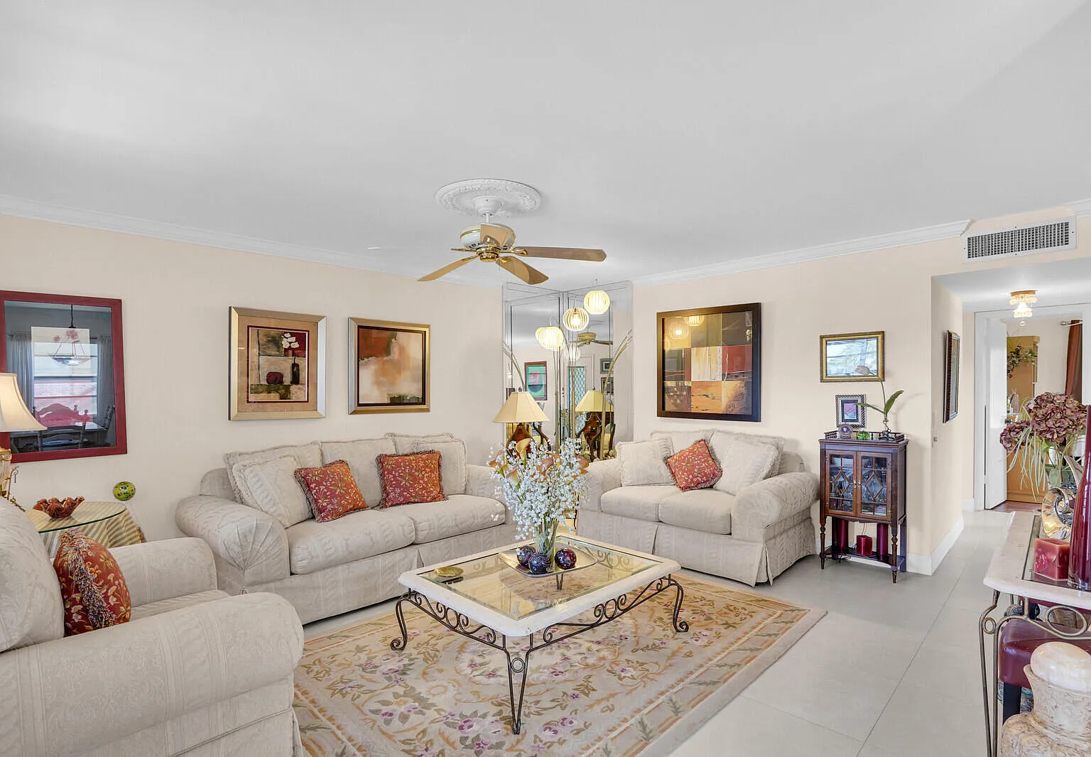 2 bed, 2.0 bath, 902 sqft, $2,200 — Photo 4