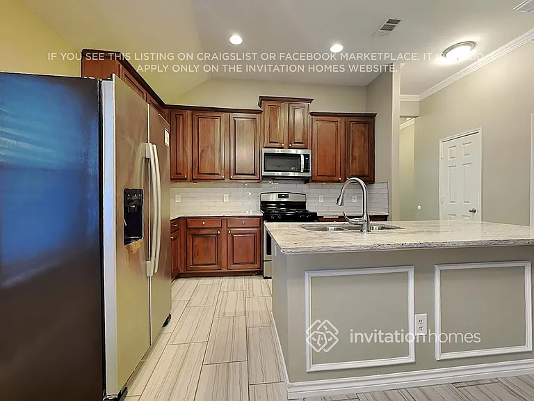 510 Maplewood Dr — Photo 11