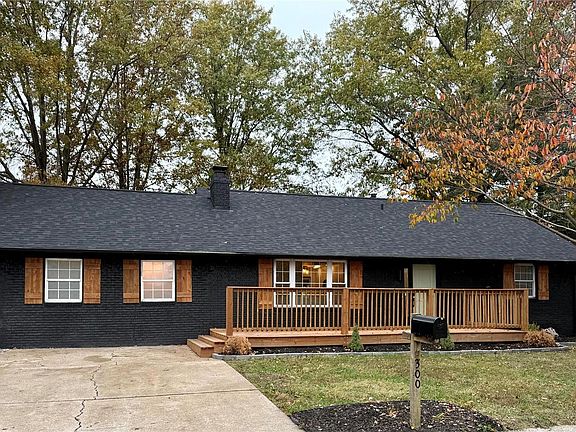 2nd image of 300 Crestwood Dr