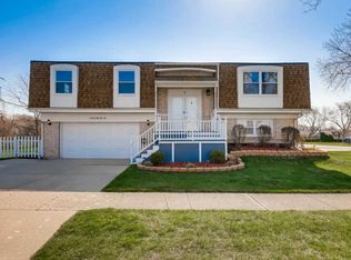 1838 W Willow Ln, Mount Prospect, IL 60056