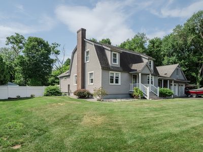 32 E Maple St, Easthampton, MA, 01027