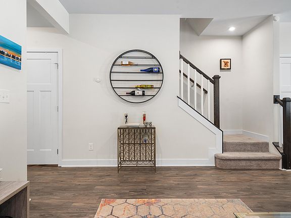 5th image of 210 Grand Palm Ln