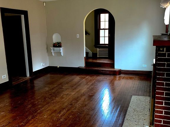 3rd image of 1364 E Forest Ave