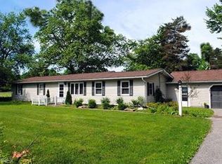 11 W Bel Meadow Ln, Chagrin Falls, OH 44022