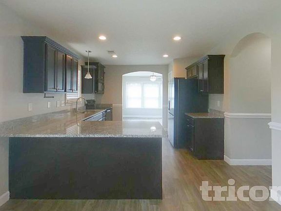 4th image of 801 Alley Ridge Dr