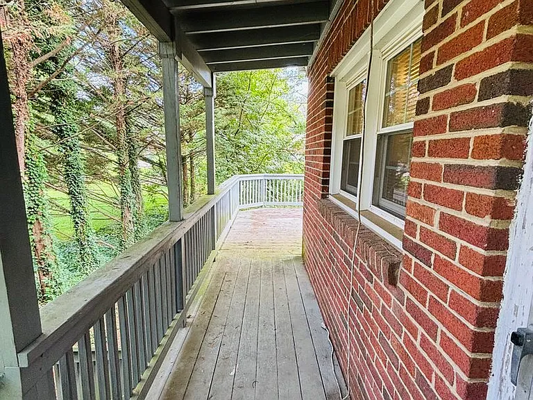 1011 Draper Rd SW — Photo 6