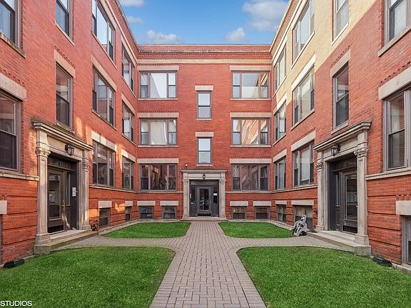 3rd image of 4132 N Kenmore Ave APT G