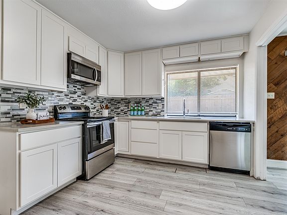 3rd image of 3726 Lancelot Pl