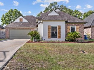 201 Regal Oaks Dr, Scott, LA 70583