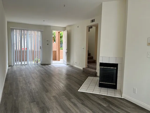 Nordhoff Townhomes — Photo 7