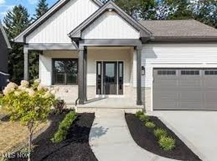 110 Greta Ct, Chardon, OH 44024
