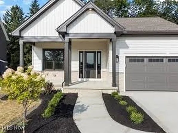 110 Greta Ct, Chardon, OH 44024