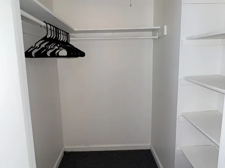 SAN MATEO SUITES — Photo 18