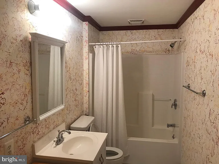 9 Saint Claires Ct — Photo 12