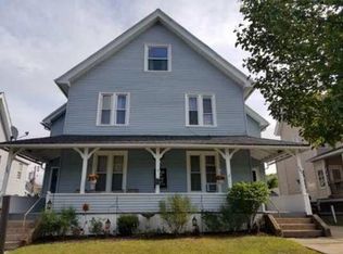 200-202 Beech St, Holyoke, MA 01040