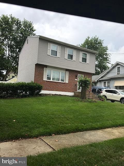 2nd image of 1745 W River Dr