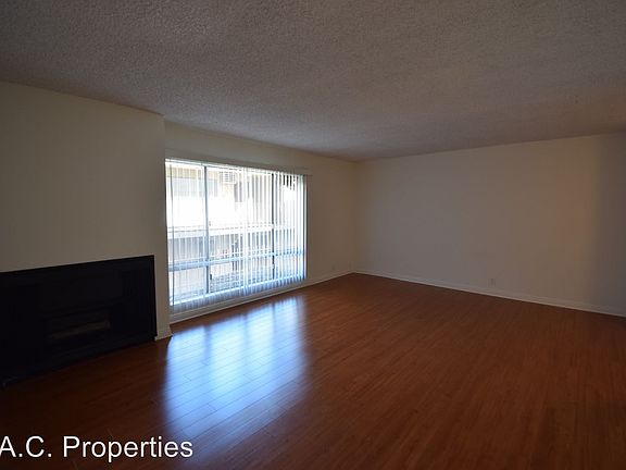4th image of 12245 Chandler Blvd #6495939