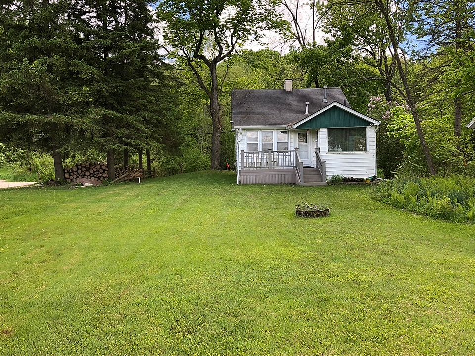 1st image of 1566 E Friess Lake Dr