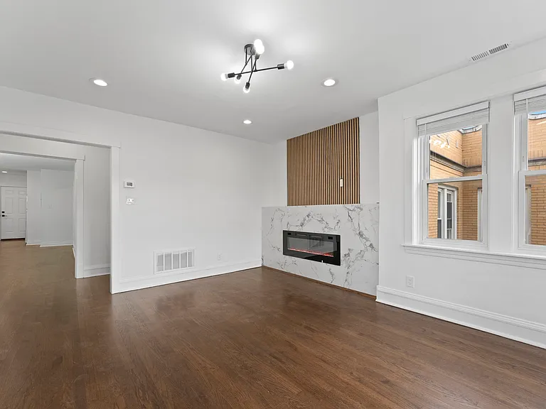 W Cornelia Ave — Photo 5