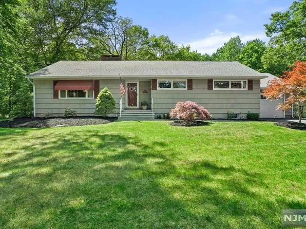 325 Airmount Ave, Ramsey, NJ 07446