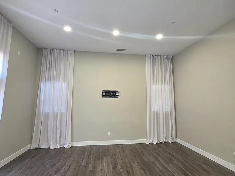 6724 Walnut Ave — Photo 18