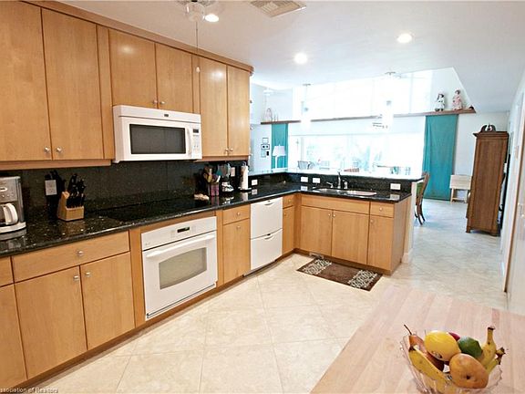 5th image of 248 Huntley Dr